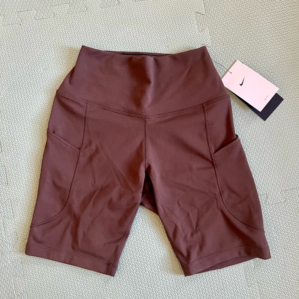 Nike Women's One High-Waisted 8" Biker Shorts With Pockets